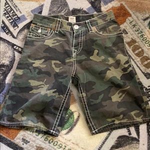 Camo True religion shorts 32